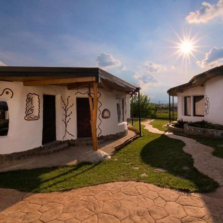 Cob Village Berca Екстериор снимка